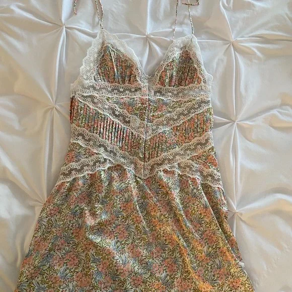 FLL Floral Lace Trim Dress-Farrah - Picture 3 of 7